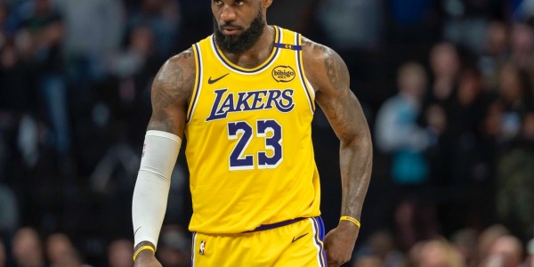 开云体育-ESPN造谣詹姆斯后，被珍妮·巴斯亲自打脸！还被里奇·保罗嘲讽！
