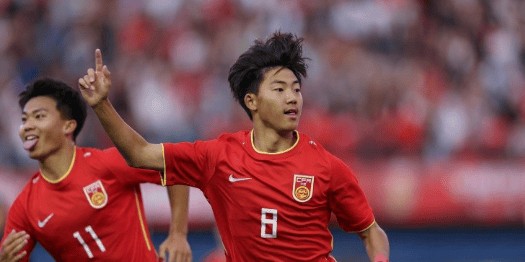 2-0，3-1！亚洲杯疯狂一夜！日本晋级卡塔尔出局，国足出线创历史